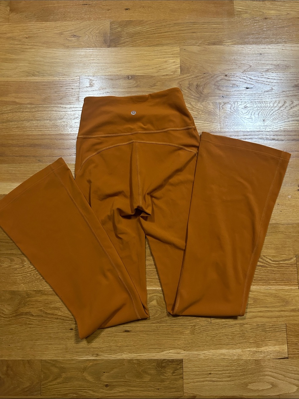 Lululemon Groove Pant Flare Super High-Rise *Nulu
Copper Brown size 4 - Picture 7 of 7